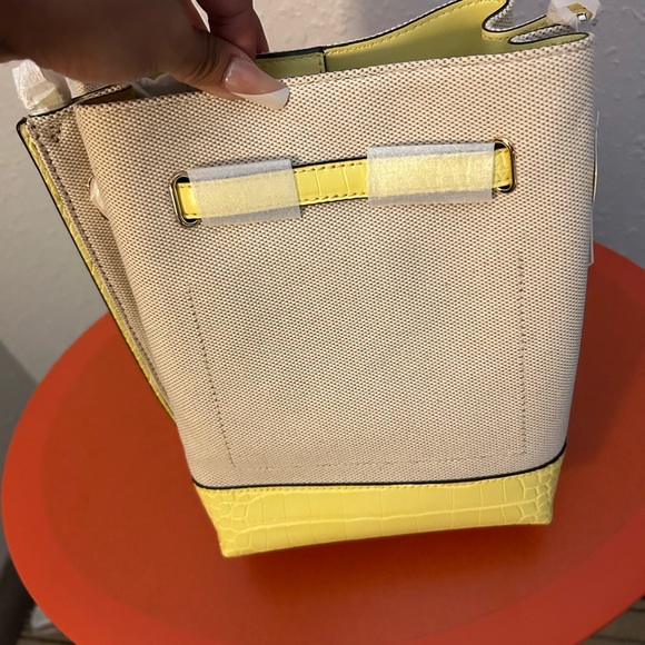 MICHAEL KORS -Bucket bag messenger BRANDNEW !! - Picture 6 of 7